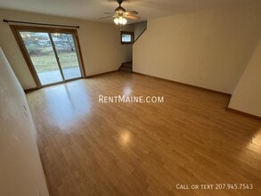 20 Main Rd N in Hampden, ME - Foto de edificio - Building Photo