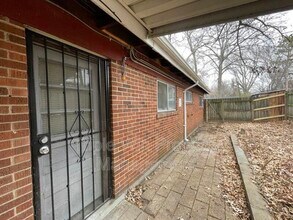 8322 Sagewood Ln in Hazelwood, MO - Foto de edificio - Building Photo