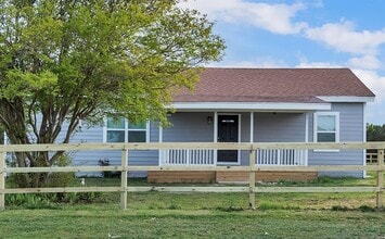 51 Private Rd 901 in Florence, TX - Building Photo - Building Photo