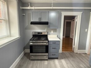 36 Saint Paul St, Unit B in Brookline, MA - Building Photo - Building Photo