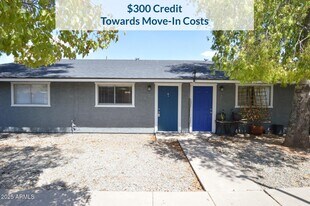 3004 E Waltann Ln in Phoenix, AZ - Building Photo