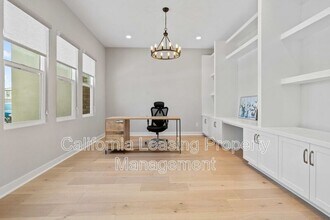 28649 Windbreak Tr in Santa Clarita, CA - Building Photo - Building Photo