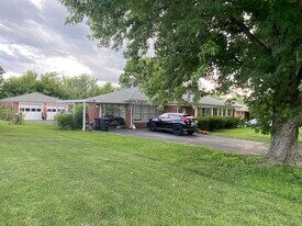 709 Timothy Dr in Frankfort, KY - Building Photo