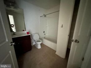 115 Kramer Ct in Florence, NJ - Building Photo - Building Photo