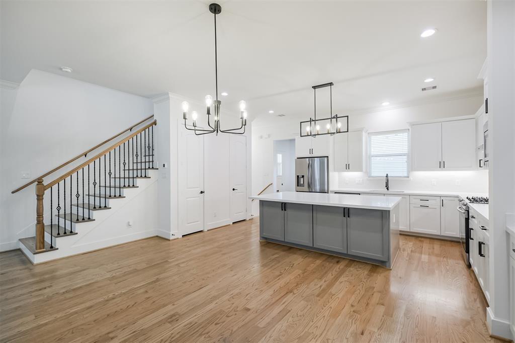 918 W 25th St in Houston, TX - Building Photo