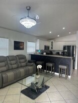 4942 Dillon St in Greenacres, FL - Building Photo