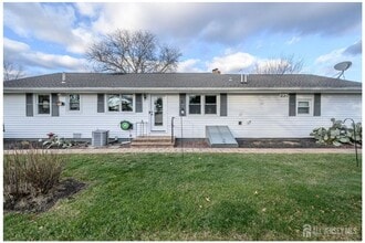 12 Davison Rd in East Windsor, NJ - Building Photo - Building Photo