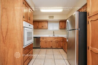 6012 W Medlock Dr in Glendale, AZ - Building Photo - Building Photo