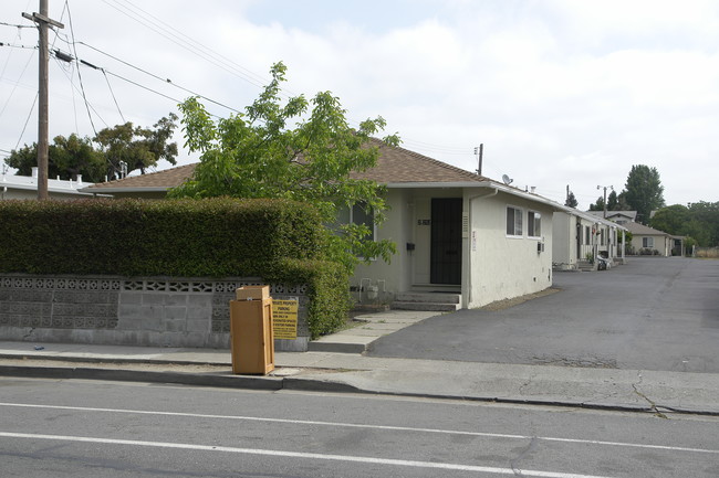 21240-21252 Meekland Ave in Hayward, CA - Building Photo - Building Photo