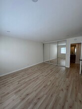 5651 N Sumner Way in Culver City, CA - Building Photo - Building Photo