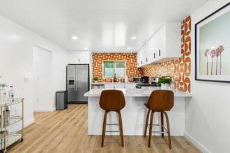 321 N Gertruda Ave, Unit B in Redondo Beach, CA - Building Photo - Building Photo