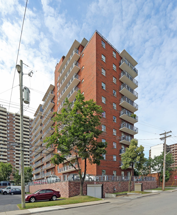 The Brockton Apartments in Hamilton, ON - Building Photo