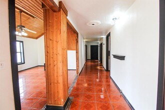 8102 N U.S. Hwy 183 in Lockhart, TX - Building Photo - Building Photo