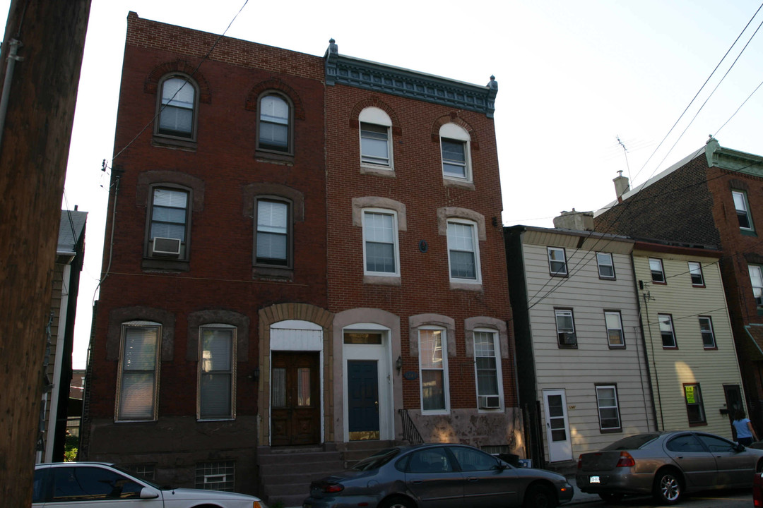 1243 E Susquehanna Ave in Philadelphia, PA - Building Photo