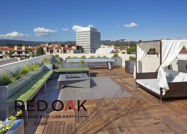 11649 Mayfield Ave in Los Angeles, CA - Building Photo - Building Photo