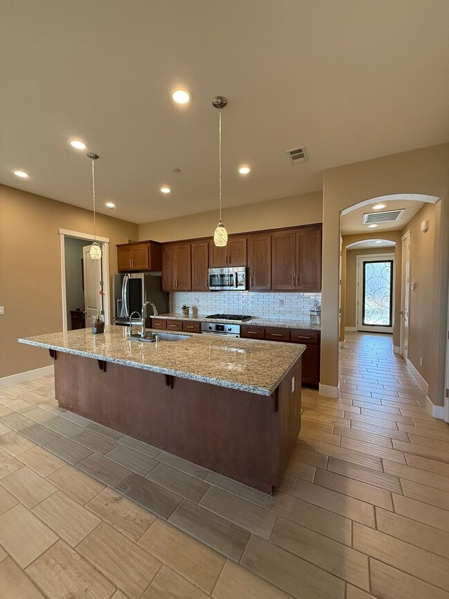 1502 Wildrye court in Hollister, CA - Building Photo - Building Photo