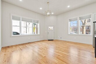 150 West Side Ave in Jersey City, NJ - Building Photo - Building Photo