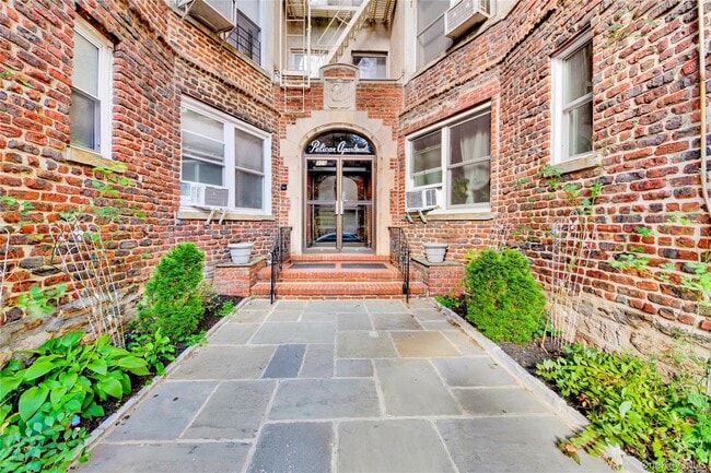 305 Sixth Ave