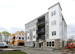 The Residences Downtown in Franklin, MA - Foto de edificio - Building Photo