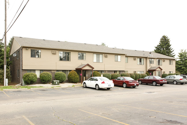 Carriage House in Plymouth, MI - Building Photo - Building Photo