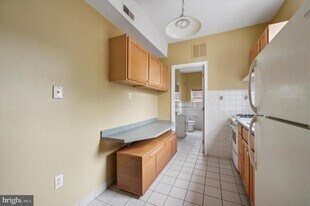 519 S 17th St in Philadelphia, PA - Building Photo