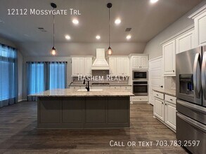12112 Mossygate Trl in Manor, TX - Building Photo - Building Photo