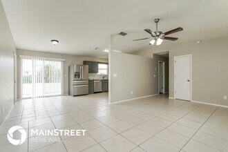823 NE 18th St in Cape Coral, FL - Building Photo - Building Photo