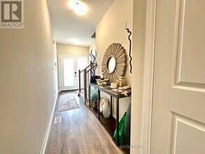 7358 Marvel Dr in Niagara Falls, ON - Building Photo - Building Photo