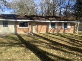 3141 Joyce Dr in Baton Rouge, LA - Building Photo