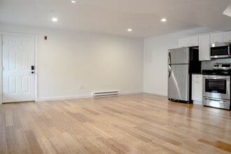 541 Main St, Unit 4 in Sturbridge, MA - Building Photo - Building Photo