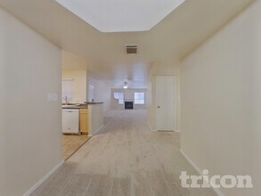 1880 E Morten Ave in Phoenix, AZ - Building Photo - Building Photo