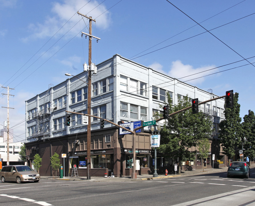 439 SE Grand Ave in Portland, OR - Building Photo