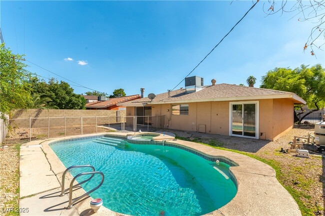 1904 W Mesquite Ave in Las Vegas, NV - Building Photo - Building Photo