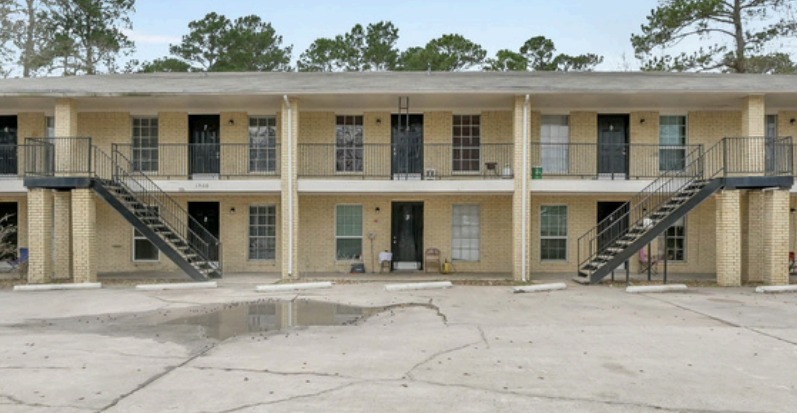 1500 S 3rd St in Conroe, TX - Building Photo