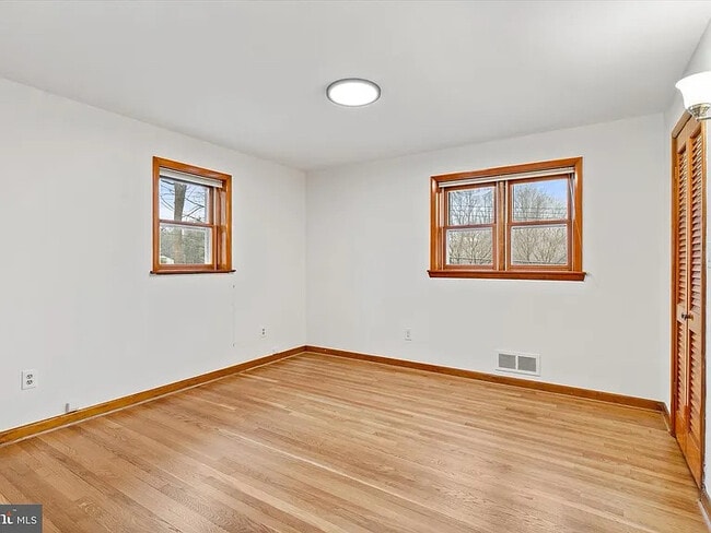 5801 Lane Dr in Alexandria, VA - Building Photo - Building Photo