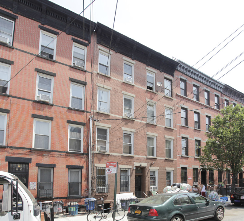 91 Luquer St in Brooklyn, NY - Building Photo