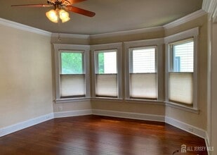 40 Codington Pl in Somerville, NJ - Building Photo - Building Photo
