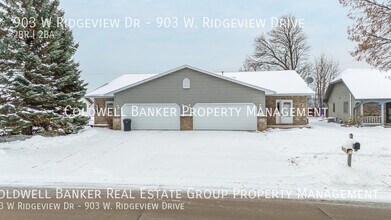 903 W Ridgeview Dr in Appleton, WI - Building Photo - Building Photo