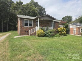 411 Town St in Landis, NC - Building Photo
