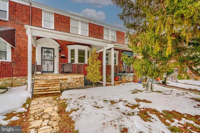 property at 1543 Lochwood Rd