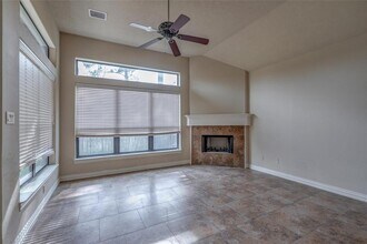 14333 S Summerchase Cir in Willis, TX - Building Photo - Building Photo