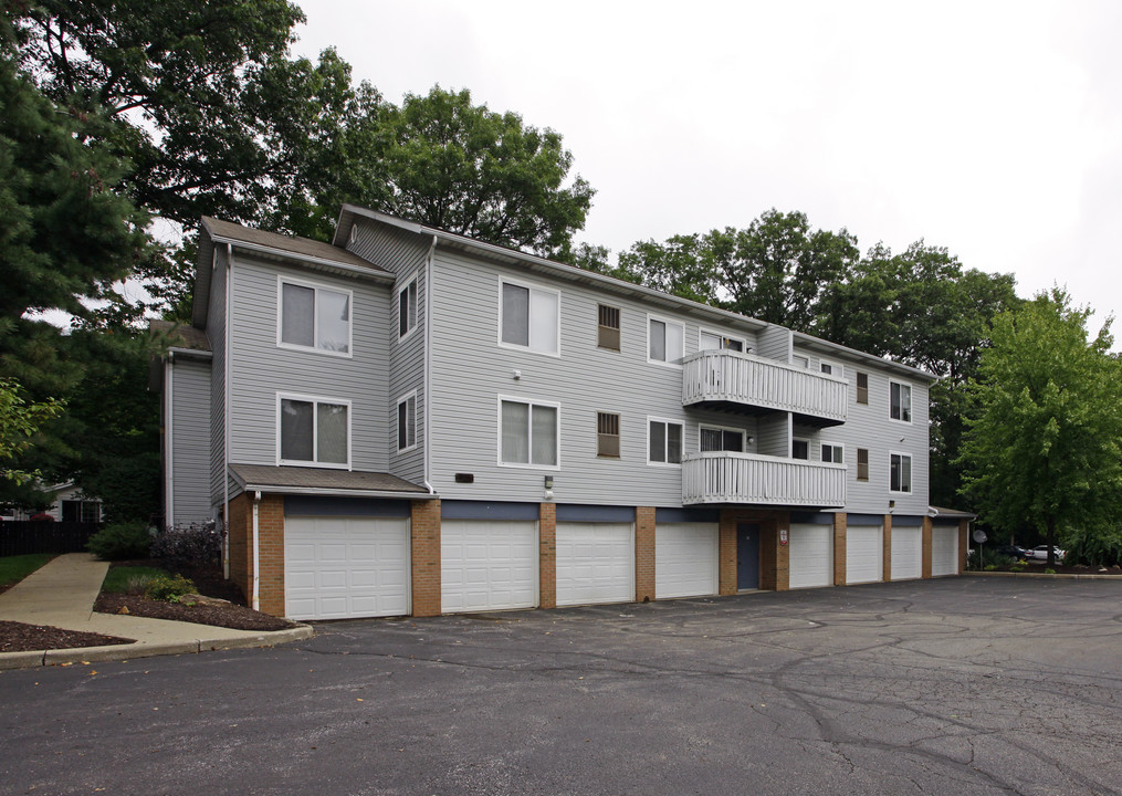 Woodrun Apartments in Cuyahoga Falls, OH - Foto de edificio