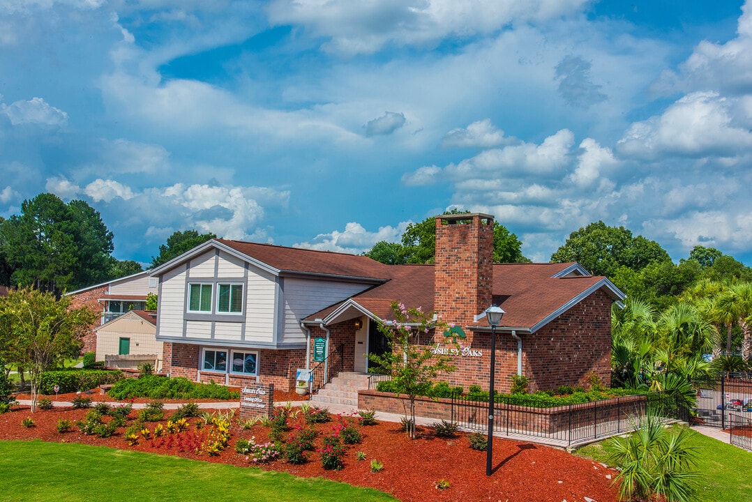 Ashley Oaks in Charleston, SC - Building Photo