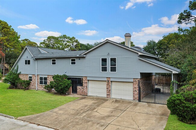 4735 Charade Dr in Houston, TX - Building Photo - Building Photo