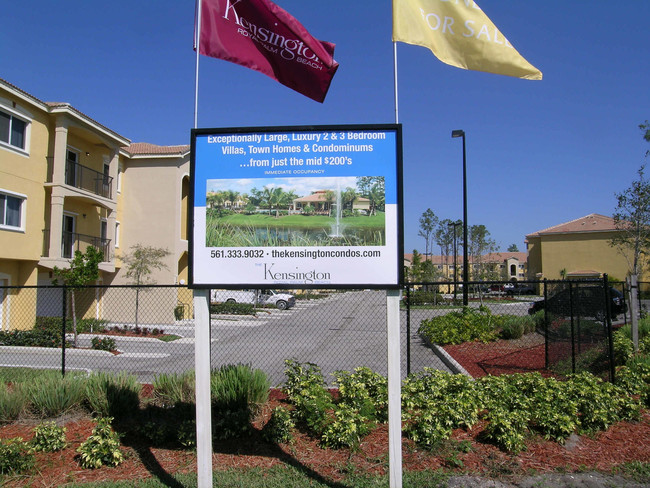 Grand View At Crestwood Clubhouse in West Palm Beach, FL - Foto de edificio - Building Photo