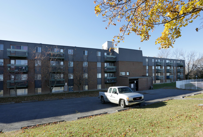 Le Richelieu in Gatineau, QC - Building Photo - Building Photo