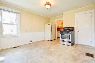 48 South St, Unit 1 in Waltham, MA - Building Photo - Building Photo