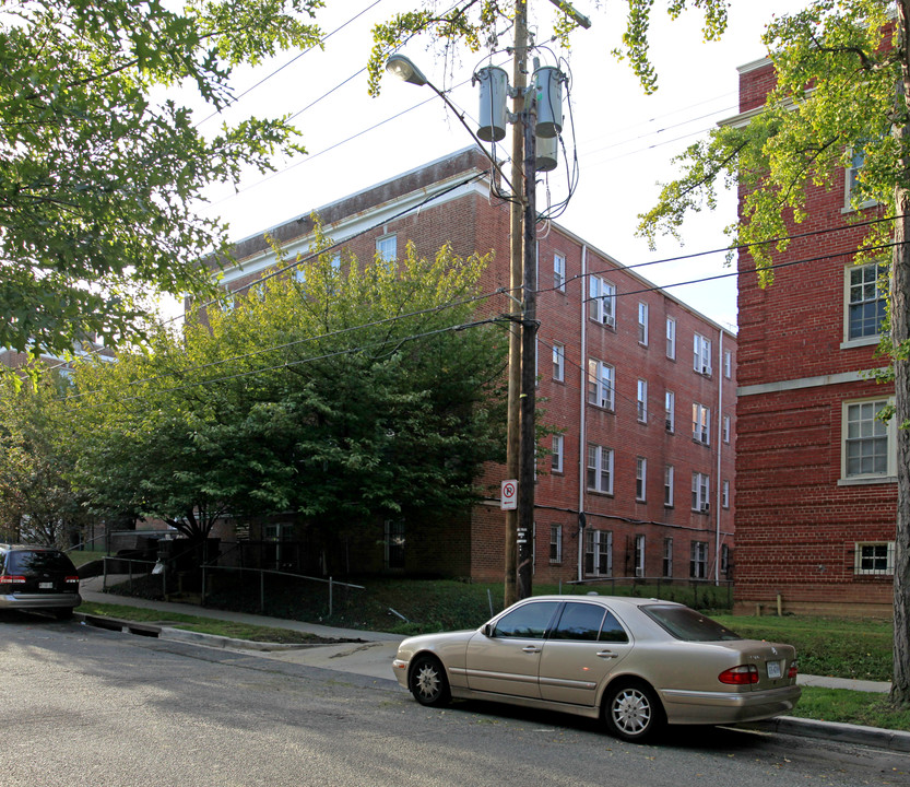 1442 Somerset Pl NW in Washington, DC - Building Photo