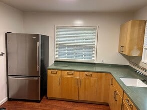 1735 Cottage Grove Ave in San Mateo, CA - Building Photo - Building Photo