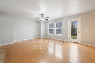 5919 S Harrington Way in Boise, ID - Building Photo - Building Photo